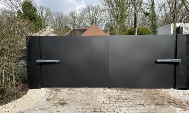 Design aluminium schuifpoort — Schilde